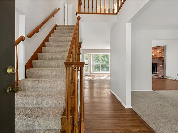 3rd image of 7512 Abingdon Way Ct