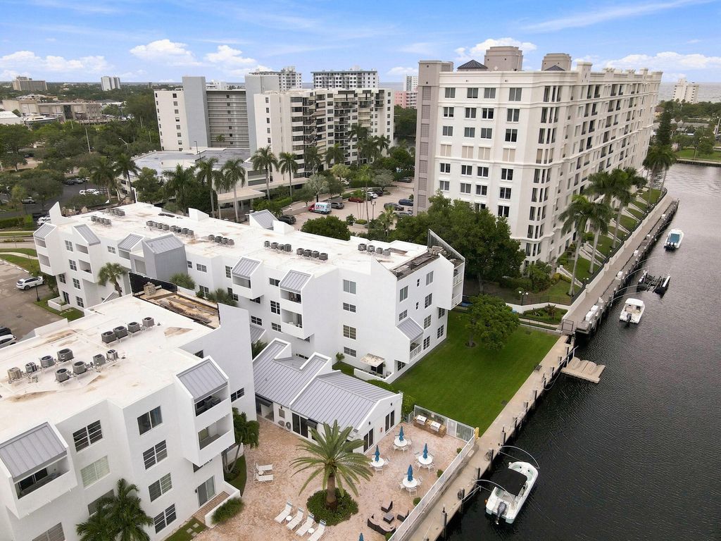 2870 NE 14TH ST Causeway #208C, photo 2