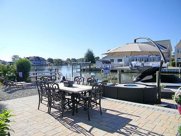 4th image of 803 North Dr