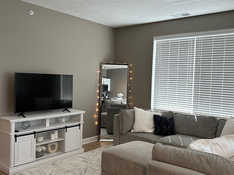 2nd image of 4640 Leighton Ave #525B