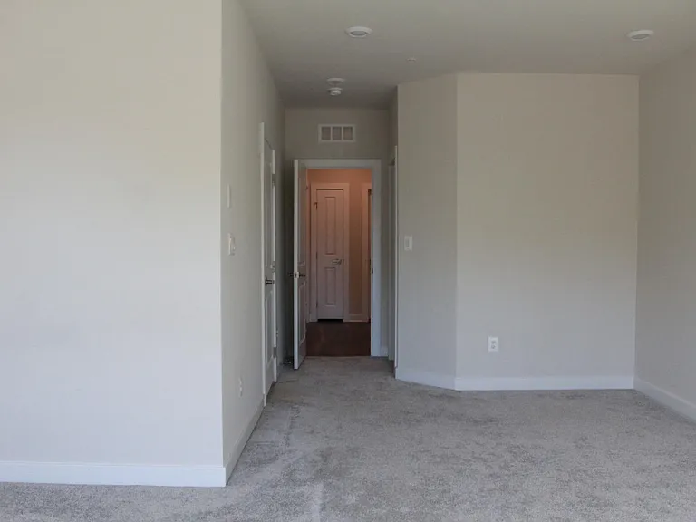 13274 Woodland Park Rd — Photo 11
