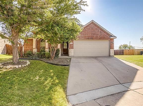 3rd image of 2025 Prairie Heights Dr
