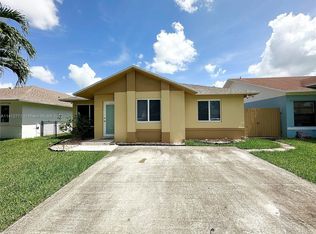 10473 SW 211th St, Cutler Bay, FL 33189