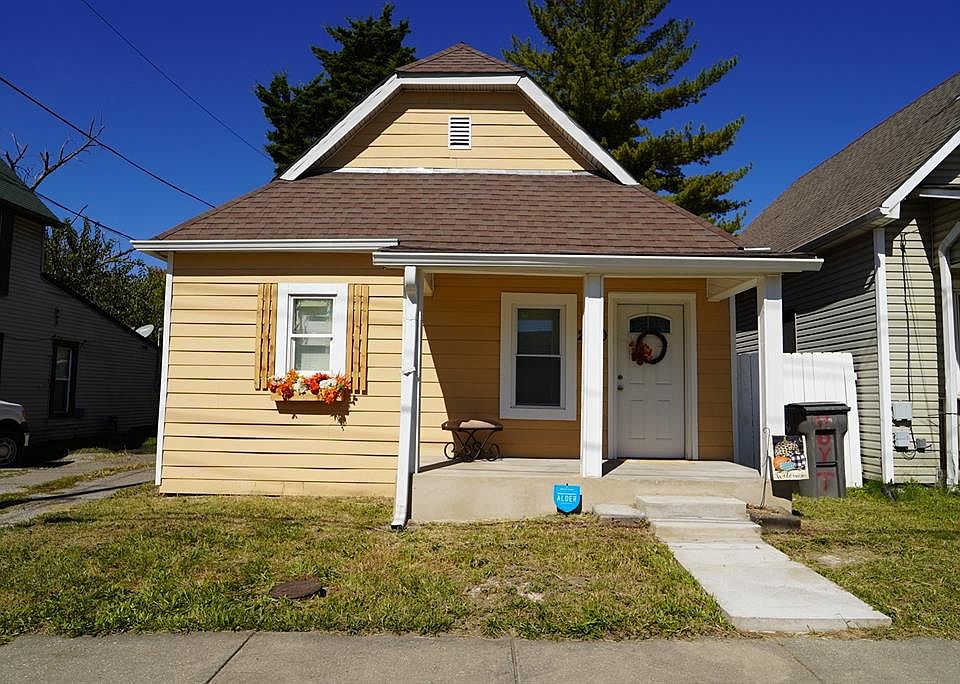 1st image of 2340 Hoyt Ave