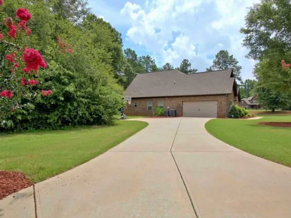 165 Chantilly Ln, Fayetteville, GA 30215