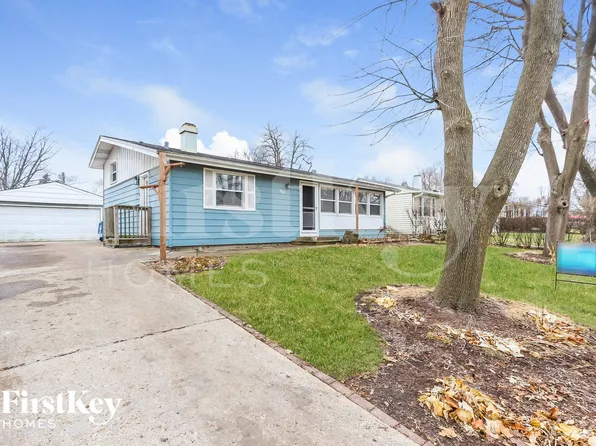 660 Jefferson Ave, Carpentersville, IL 60110