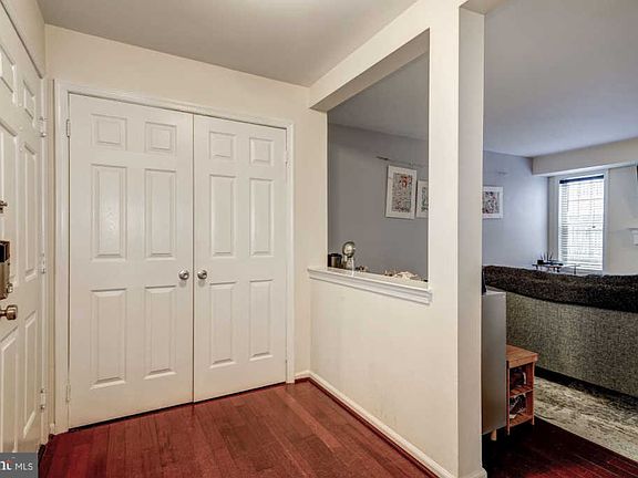 2nd image of 2821 S Wakefield St #7-8