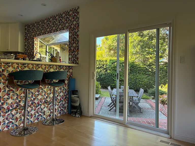 2142 Roosevelt Ave — Photo 11