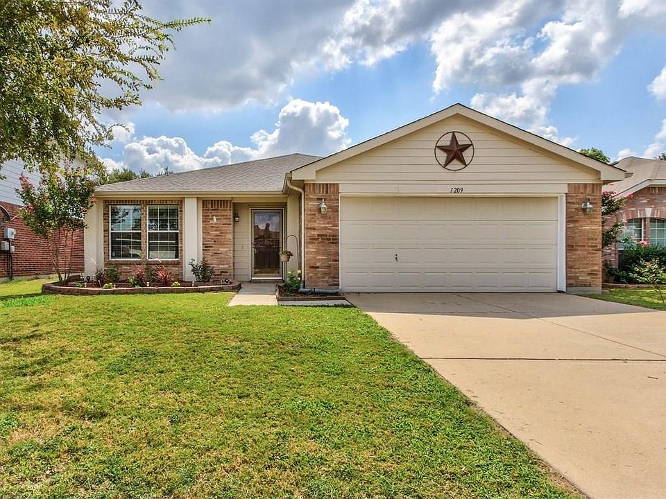1st image of 1209 Oak Hollow Ln