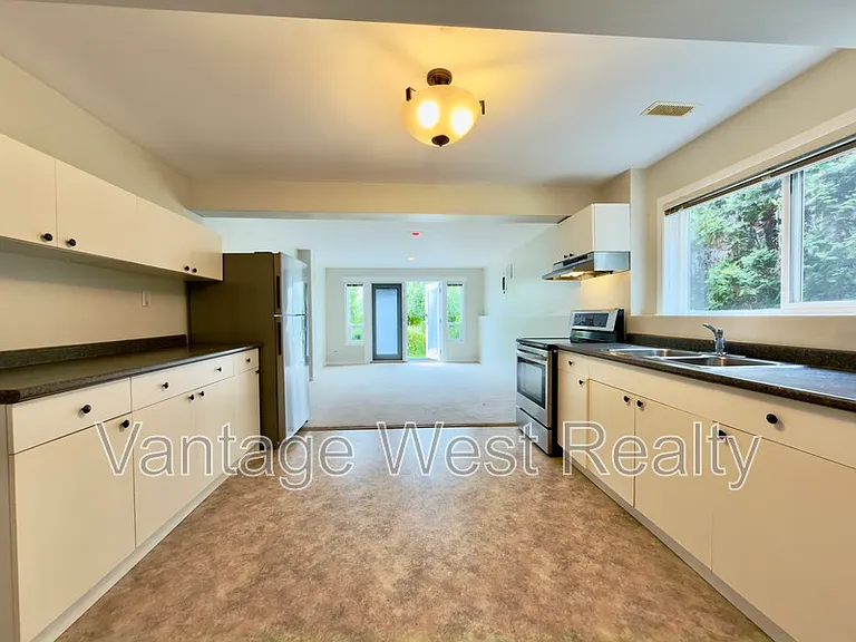 1337B Bentien Rd — Photo 3