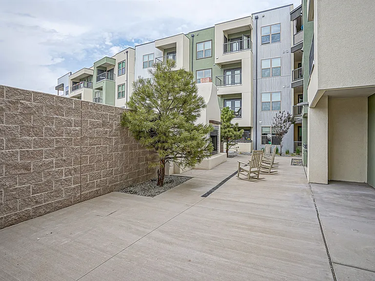 Capitol Flats — Photo 29