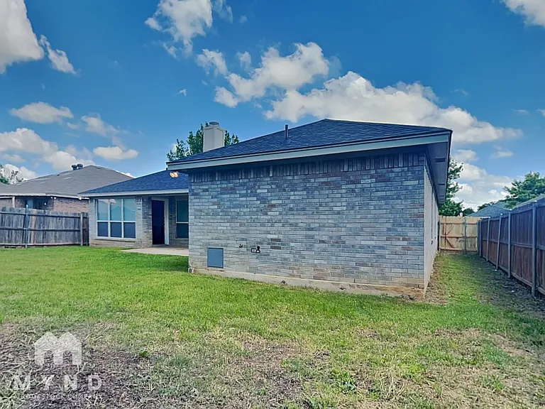 521 Denise St — Photo 26