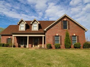 3018 Oak Knoll Cv, Owensboro, KY 42303
