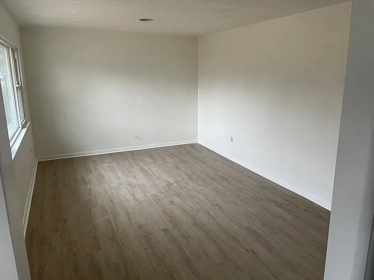 420 Grenfell Ave — Photo 17