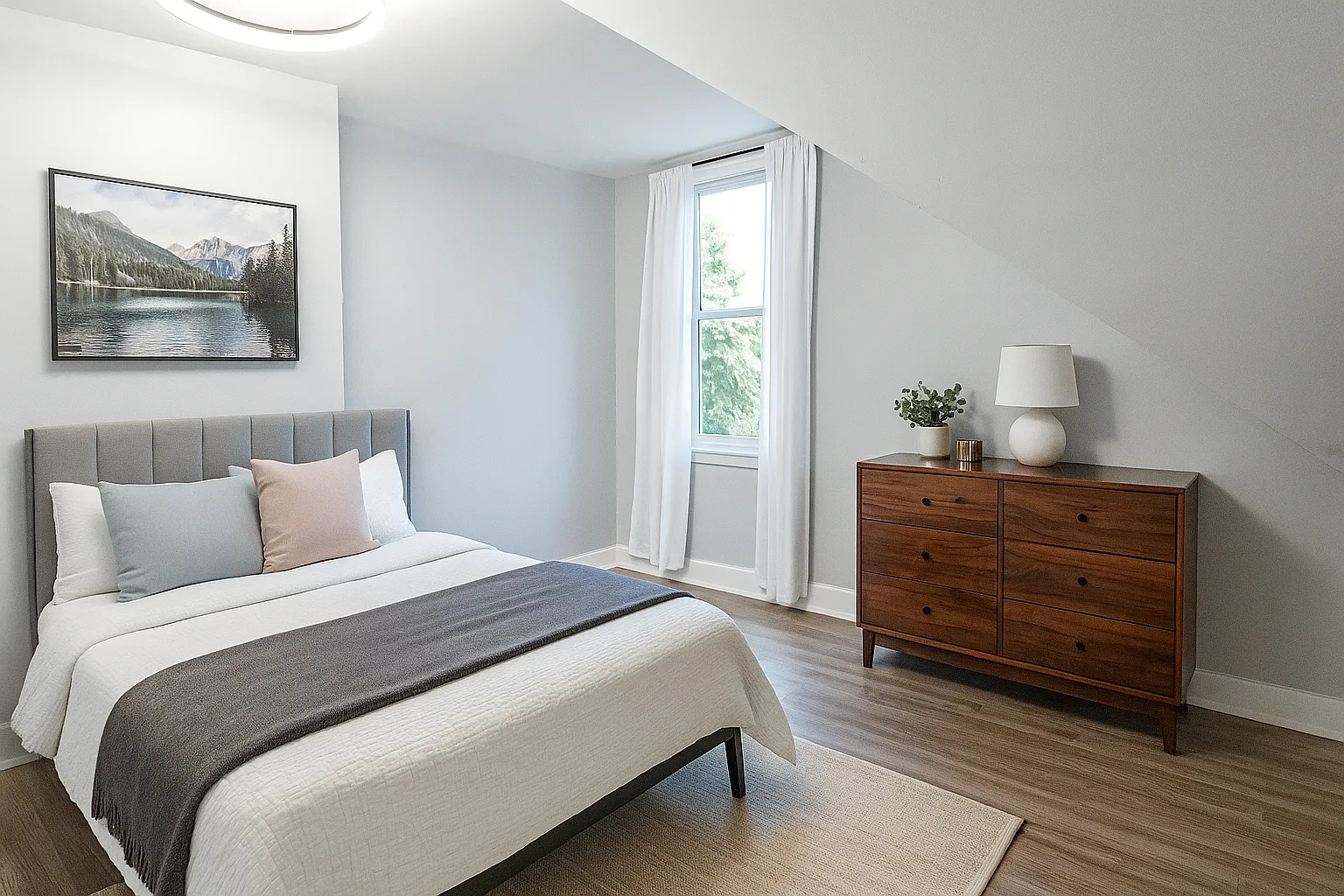 2 bed, 900 sqft, $1,650 — Photo 1