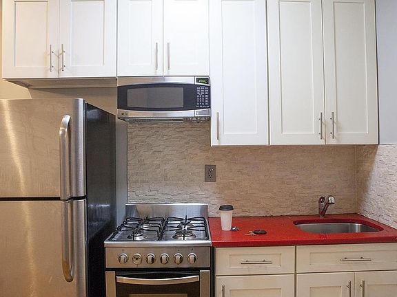 3rd image of 347 Linden St #2C0