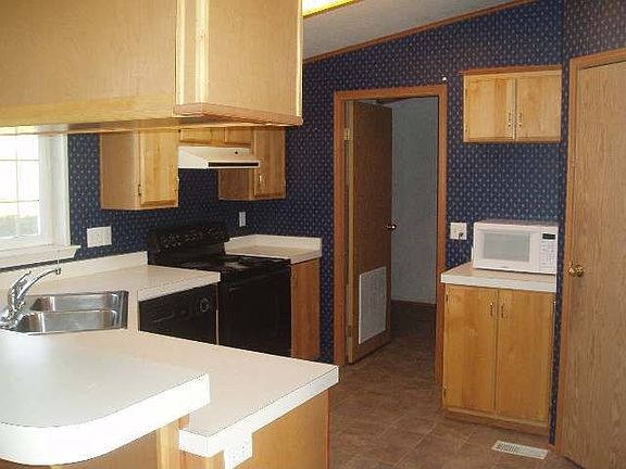 2nd image of 603 N Douglas Ave