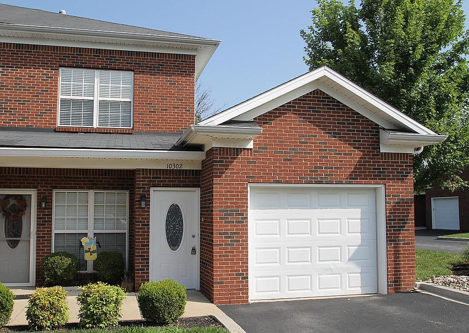 Front of condo, corner unit