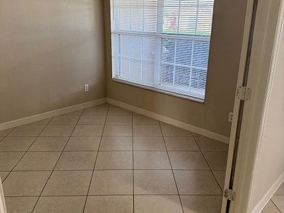 4th image of 1017 NW 24th Ave