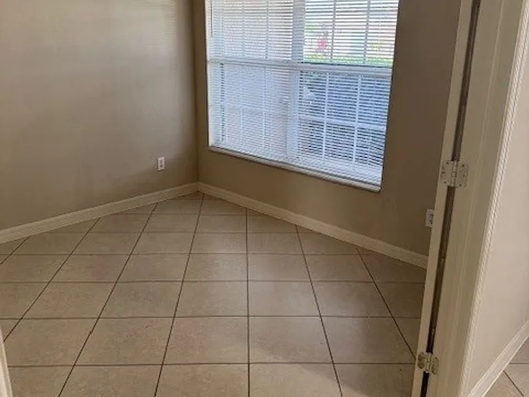 1017 NW 24th Ave — Photo 4