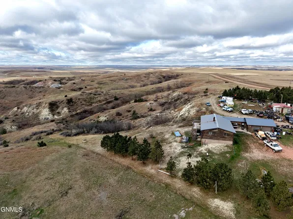12841 18th St NW, Watford City, ND 58854