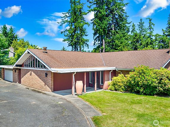 3rd image of 20605 Maplewood Drive