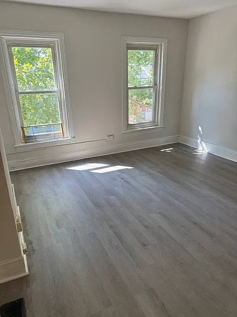 2 bed, 950 sqft, $1,370 — Photo 4