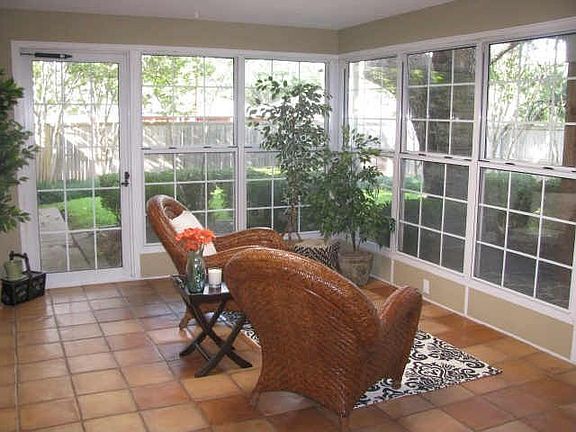 5th image of 310 Shady Hill Dr