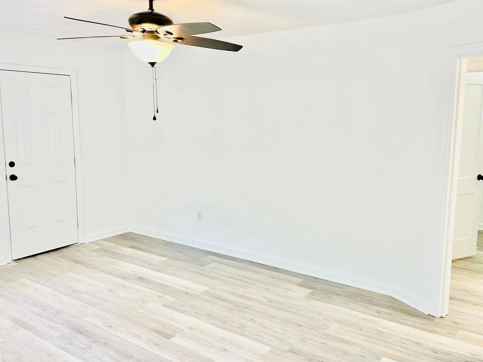 635 Park Ave — Photo 3