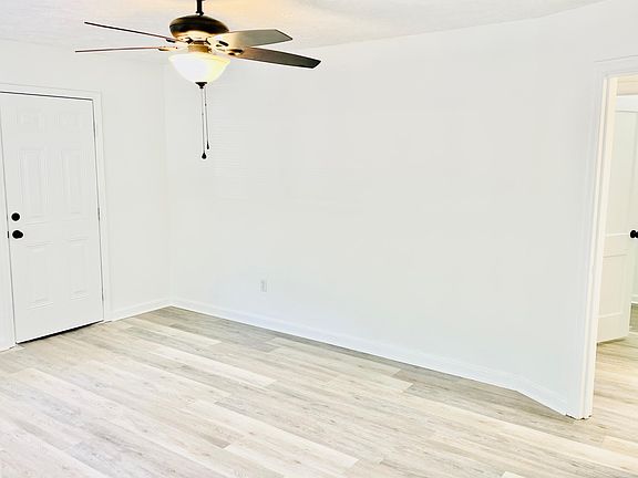 3rd image of 635 Park Ave