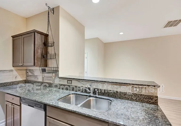140 Buchanan Cir — Photo 13