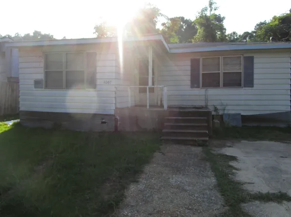 1007 Caldwell St, Magnolia, AR 71753