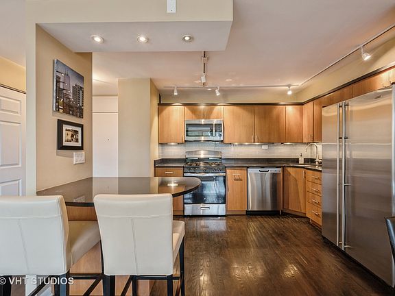 5th image of 2800 N Lake Shore Dr APT 306
