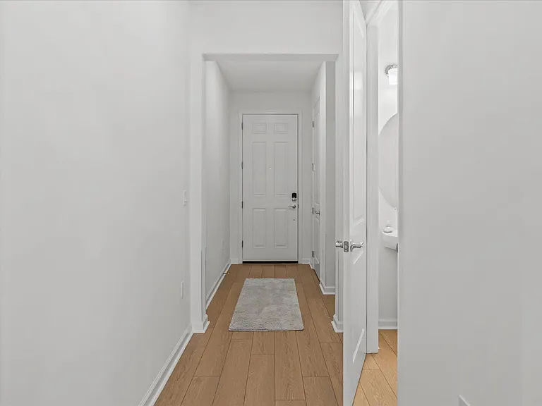 276 SW Sally Way — Photo 6