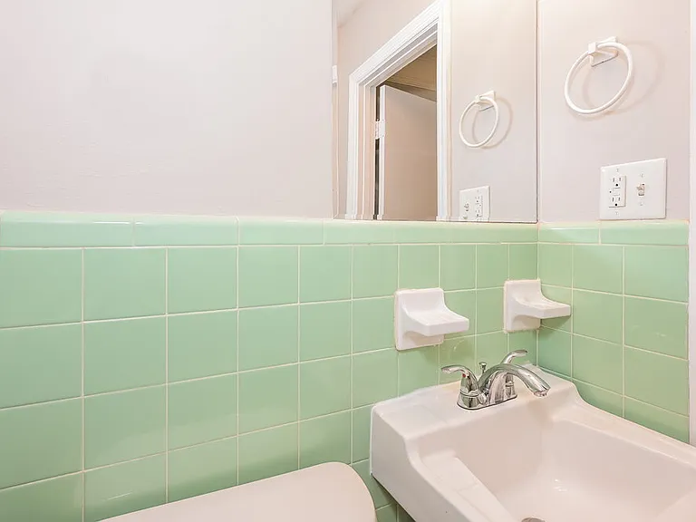 43 Pool Cir — Photo 14