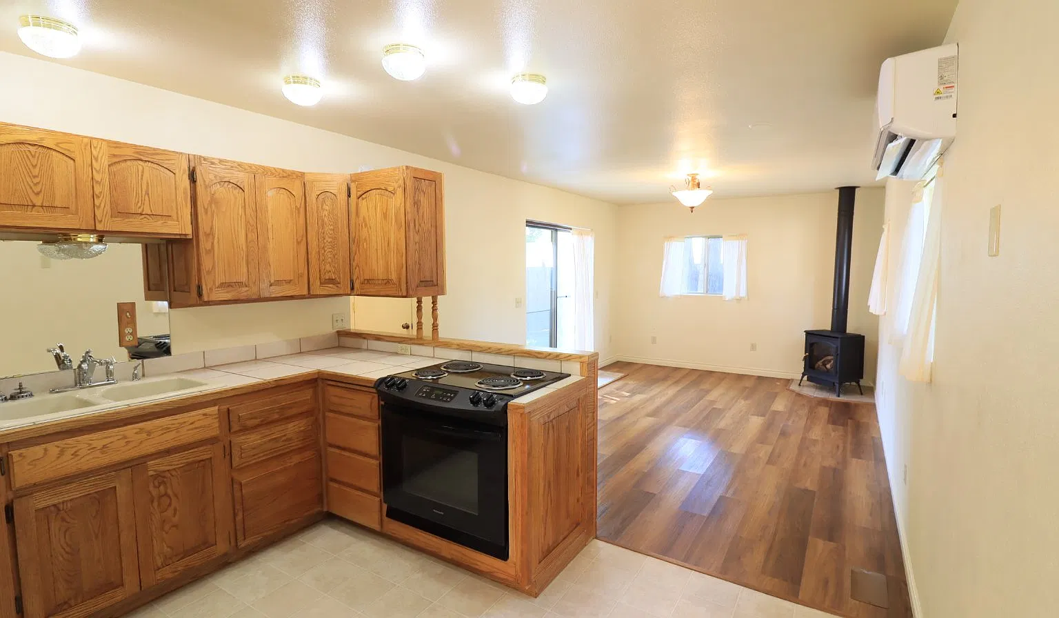 1 bed, 1.0 bath, $1,500 — Photo 2