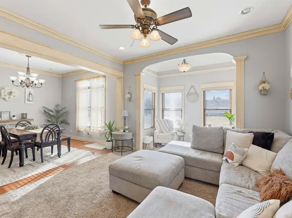 1621 S Ohio Ave, Sedalia, MO 65301