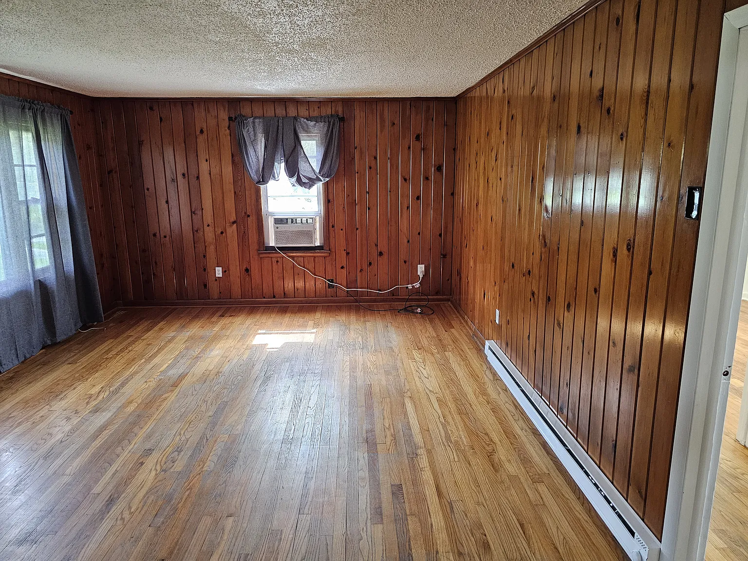 2 bed, 800 sqft, $1,050 — Photo 3