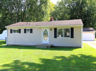 5208 Nash Dr, Flint, MI 48506