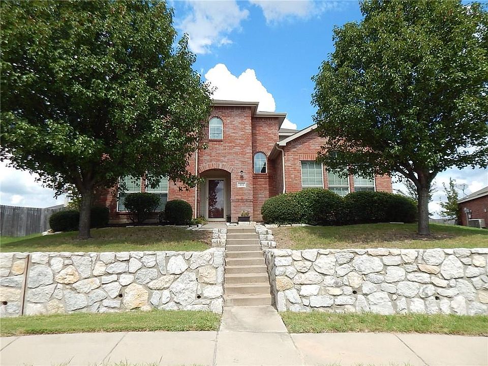 1st image of 412 Singleton Dr