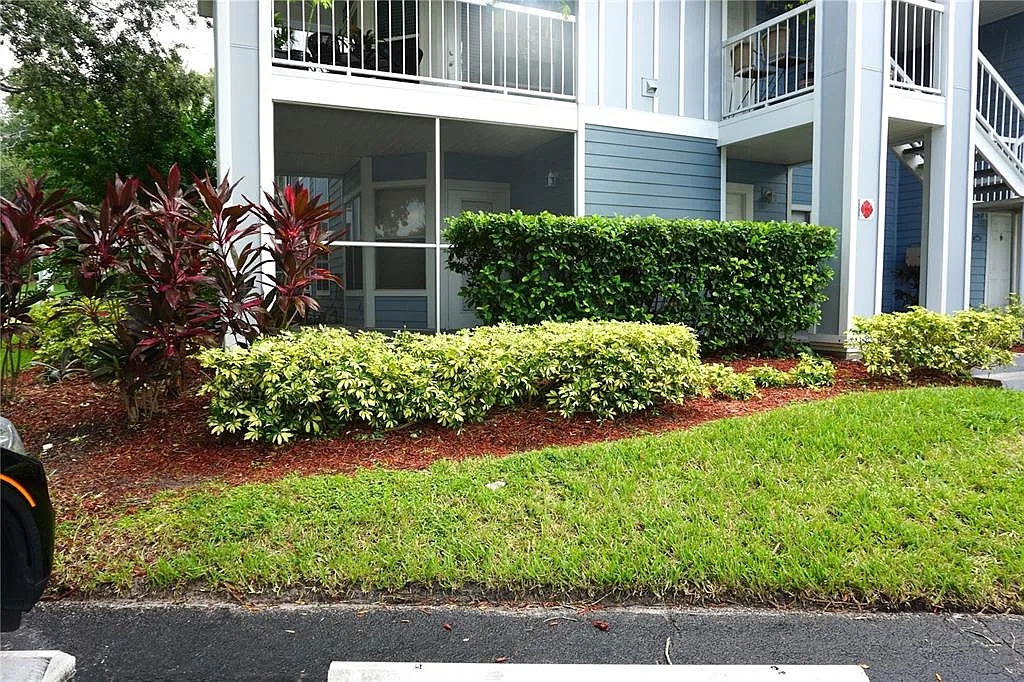 1 bed, 1.0 bath, 674 sqft, $1,350 — Photo 2