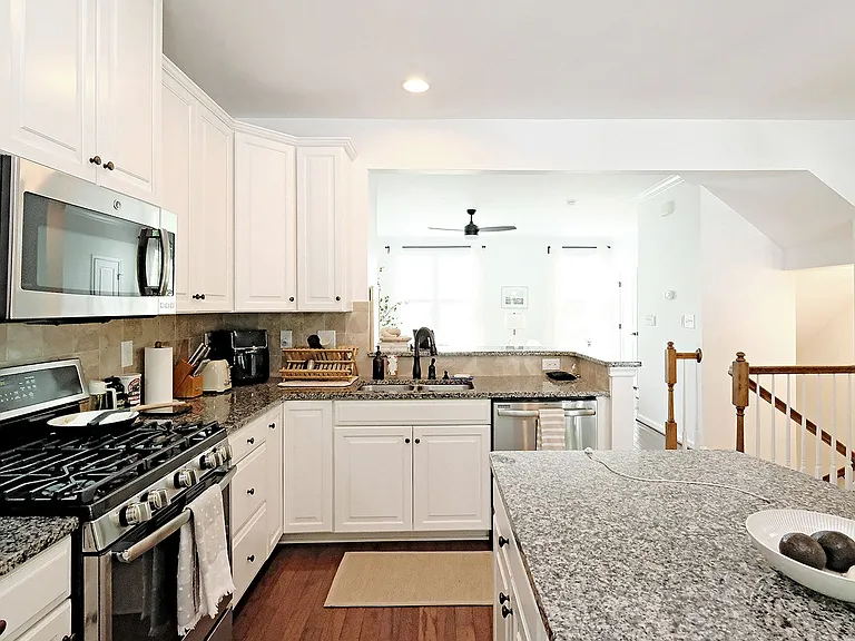 2036 Bethpage Ct — Photo 10