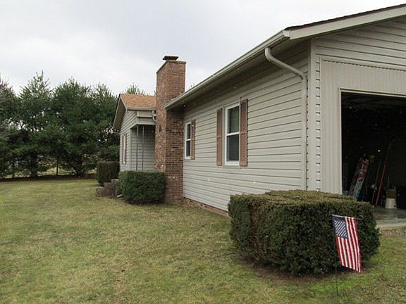 5th image of 670 Timberline Dr