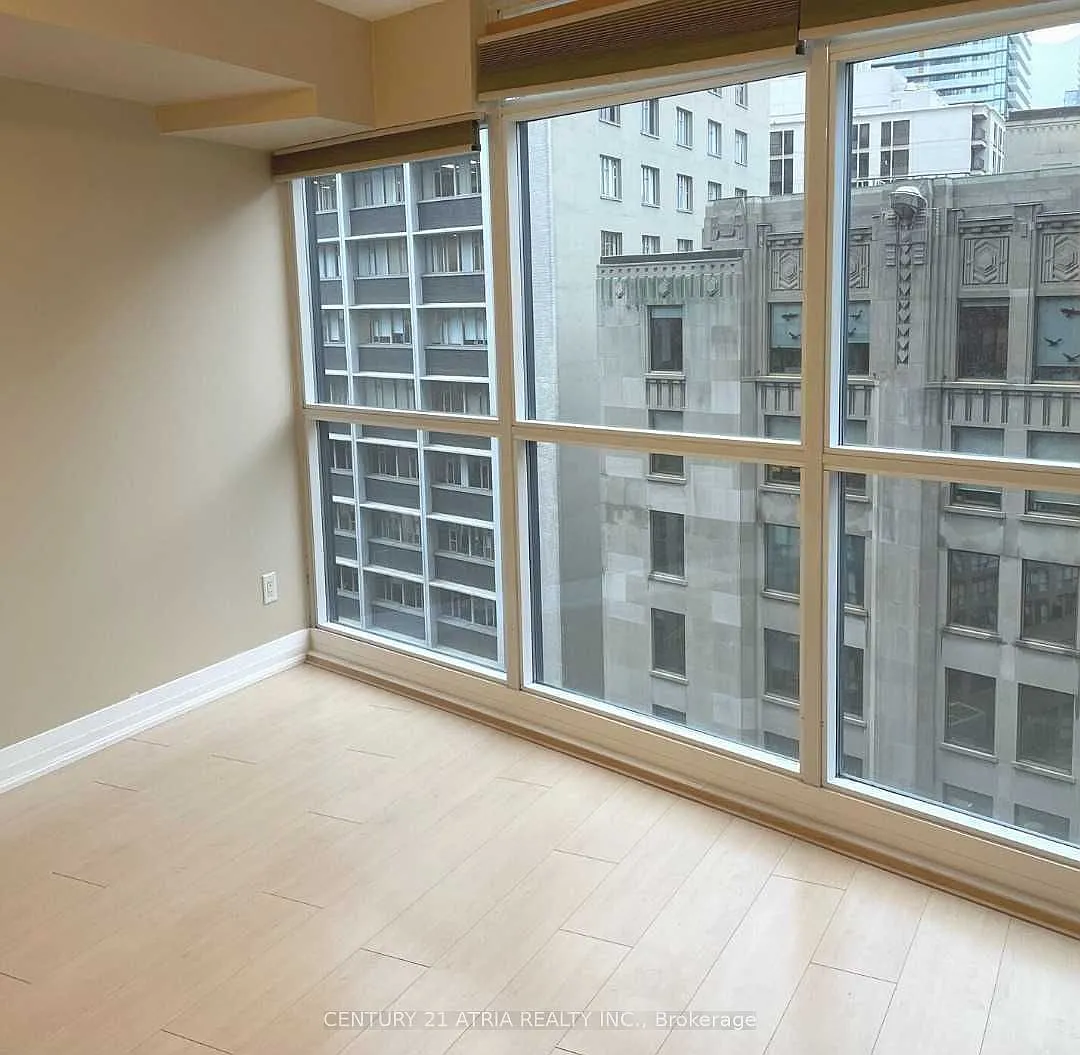 The Met Condos — Photo 4