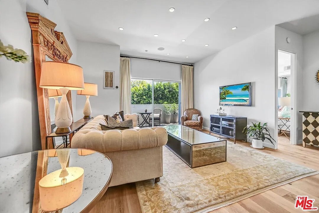 1 bed, 1.0 bath, $5,500 — Photo 1