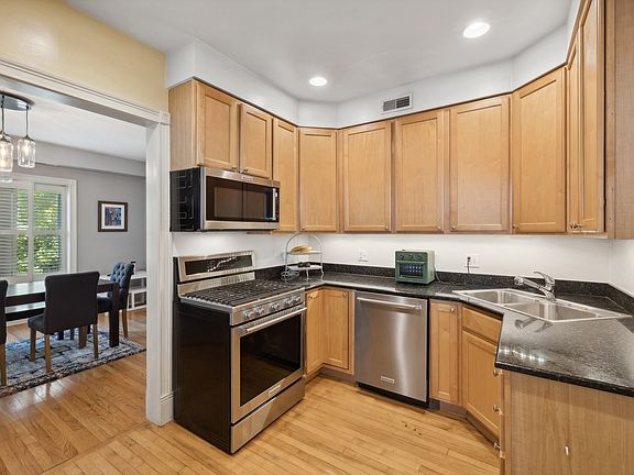 5th image of 4446 N Wolcott Ave APT 1A
