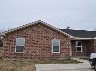 1074 Memory Ln, Waxahachie, TX 75167