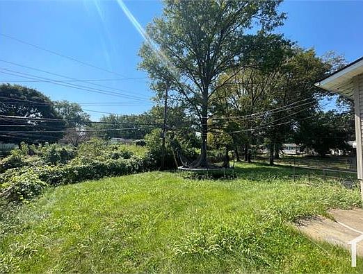 3rd image of 1214 Kingsford Dr