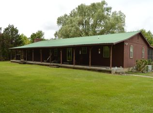 39 Weaver Bottom Rd, Celina, TN 38551