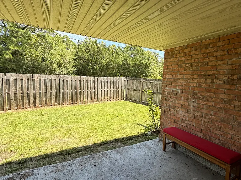 411 Baltic Ct — Photo 22